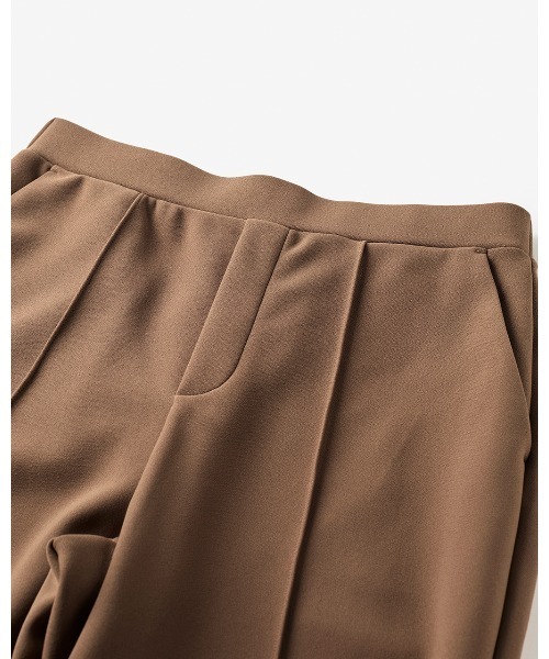DoCLASSE( ドゥクラッセ)の「イージージョーゼット・テーパードパンツ(その他パンツ・レディース・キャメル/ピンクベージュ・L/M)」の8枚目の写真
