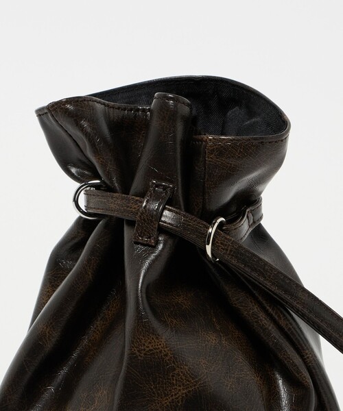 BEAUTY&YOUTH UNITED ARROWS(ビューティーアンドユースユナイテッドアローズ)の「【WEB限定】ワン ハンドル パース(ハンドバッグ・メンズ・ブラック/ダークブラウン・FREE)」の10枚目の写真