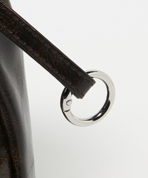 BEAUTY&YOUTH UNITED ARROWS(ビューティーアンドユースユナイテッドアローズ)の「【WEB限定】ワン ハンドル パース(ハンドバッグ・メンズ・ブラック/ダークブラウン・FREE)」の11枚目の写真