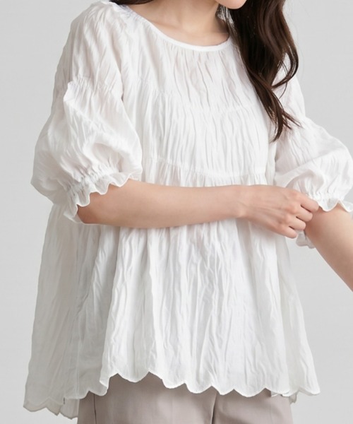 umune(ウムネ)の「ティアード チュニック スモックブラウス 半袖 五分袖 パフスリーブ スカラップ トップス 体型カバー カジュアル 夏(シャツ/ブラウス・レディース・サックスブルー/オフホワイト/ブラック・FREE)」の2枚目の写真