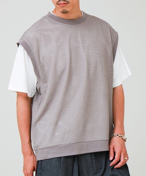 GLOSTER(グロスター)の「【2点セット】メッシュベスト アンサンブルTEE(Tシャツ/カットソー・メンズ・グレイッシュベージュ/ブラック・L/M/S)」の1枚目の写真
