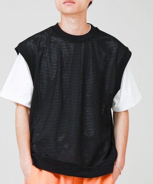 GLOSTER(グロスター)の「【2点セット】メッシュベスト アンサンブルTEE(Tシャツ/カットソー・メンズ・グレイッシュベージュ/ブラック・L/M/S)」の2枚目の写真