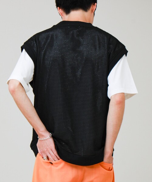 GLOSTER(グロスター)の「【2点セット】メッシュベスト アンサンブルTEE(Tシャツ/カットソー・メンズ・グレイッシュベージュ/ブラック・L/M/S)」の5枚目の写真