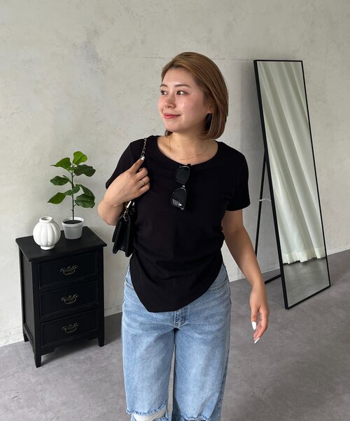 prose verse（プロズヴェール）の「【MOMO】サイドギャザードレープTシャツ（Tシャツ/カットソー・レディース・オフホワイト/ブラック・LARGE/MEDIUM）」の14枚目の写真