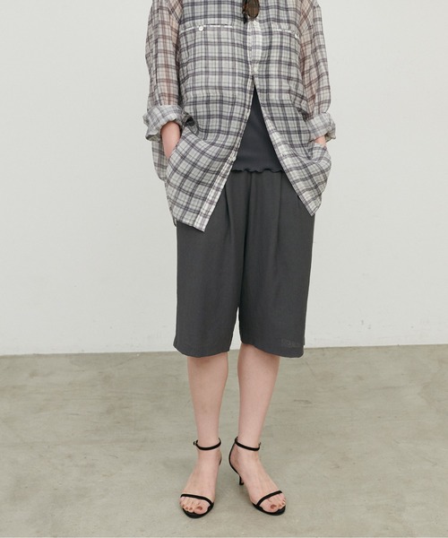 LARUTA(ラルータ)の「【LARUTA】シャンブレーショートパンツ(その他パンツ・レディース・チャコールグレー/ベージュ・MEDIUM)」の3枚目の写真