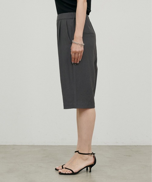 LARUTA(ラルータ)の「【LARUTA】シャンブレーショートパンツ(その他パンツ・レディース・チャコールグレー/ベージュ・MEDIUM)」の13枚目の写真