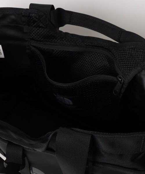 THE NORTH FACE(ザノースフェイス)の「【THE NORTH FACE】Base Camp Utility Tote NF0A8GJ7(トートバッグ・レディース・ブラック・FREE)」の4枚目の写真
