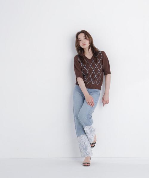 NATURAL BEAUTY BASIC(ナチュラルビューティーベーシック)の「ヘムレースワイドデニム(デニムパンツ・レディース・ブルー・SMALL/P/S/MEDIUM)」の3枚目の写真
