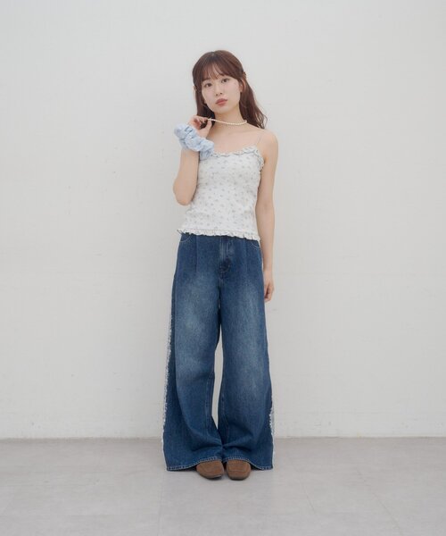 DISCOAT（ディスコート）の「【umm.】衿フリル小花柄カップ付きキャミソール（タンクトップ・レディース・ネイビー/ライトグレー/オフホワイト・FREE）」の18枚目の写真