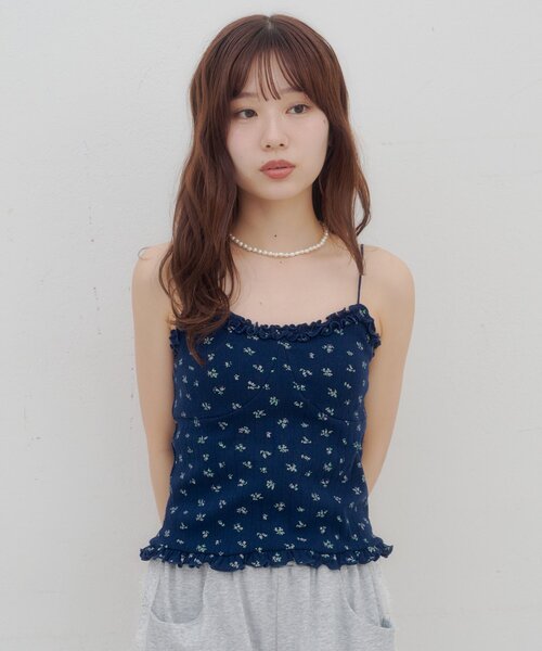 DISCOAT（ディスコート）の「【umm.】衿フリル小花柄カップ付きキャミソール（タンクトップ・レディース・ネイビー/ライトグレー/オフホワイト・FREE）」の7枚目の写真