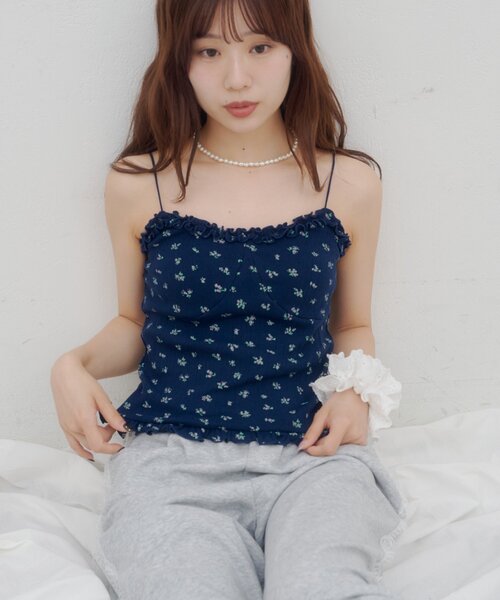 DISCOAT（ディスコート）の「【umm.】衿フリル小花柄カップ付きキャミソール（タンクトップ・レディース・ネイビー/ライトグレー/オフホワイト・FREE）」の12枚目の写真