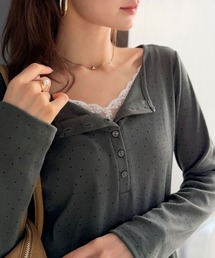 mily bilet（ミウィビレット）の「【mily bilet】いつものトップスをひとさじ甘く。レースレイヤード見えヘンリーネックトップス（長袖）（Tシャツ/カットソー）」
