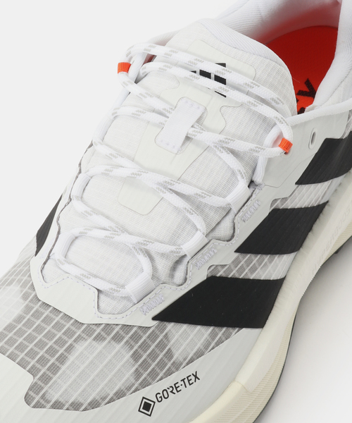 adidas(アディダス)の「adidas TERREX TERREX FREEHIKER 3 LOW GORE-TEX HIKING KI8275(スニーカー・メンズ・ホワイト・28cm/27cm/26.5cm/26cm/24.5cm/24cm/23.5cm/27.5cm)」の3枚目の写真