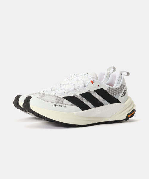 adidas(アディダス)の「adidas TERREX TERREX FREEHIKER 3 LOW GORE-TEX HIKING KI8275(スニーカー・メンズ・ホワイト・28cm/27cm/26.5cm/26cm/24.5cm/24cm/23.5cm/27.5cm)」の4枚目の写真