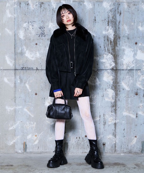 PAGEBOY(ページボーイ)の「レースアップトラックブーツ【ストレッチ/抗菌防臭/軽量/美脚】(ブーツ・レディース・ブラック/グレー系その他・MEDIUM/LARGE)」の5枚目の写真