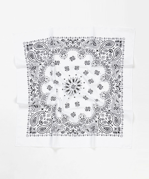 WEGO（ウィゴー）の「WEGO/ビッグバンダナ（バンダナ/スカーフ・メンズ・レッド/ホワイト/ブラック・FREE）」の2枚目の写真