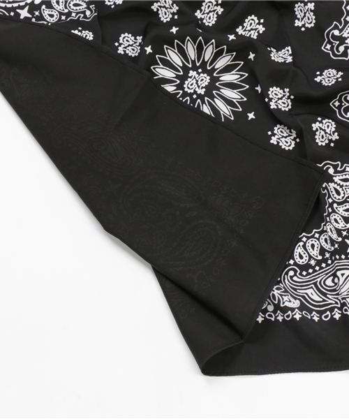 WEGO（ウィゴー）の「WEGO/ビッグバンダナ（バンダナ/スカーフ・メンズ・レッド/ホワイト/ブラック・FREE）」の5枚目の写真