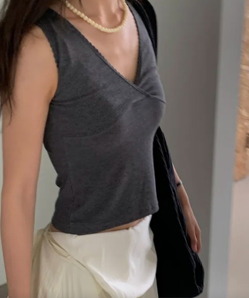 LOENNE(ロエヌ)の「Lace Trim Sleeveless Top / レーストリムノースリーブトップス(Tシャツ/カットソー・レディース・アイボリー/ブラック/チャコールグレー・FREE)」の4枚目の写真