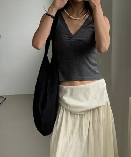 LOENNE(ロエヌ)の「Lace Trim Sleeveless Top / レーストリムノースリーブトップス(Tシャツ/カットソー・レディース・アイボリー/ブラック/チャコールグレー・FREE)」の5枚目の写真