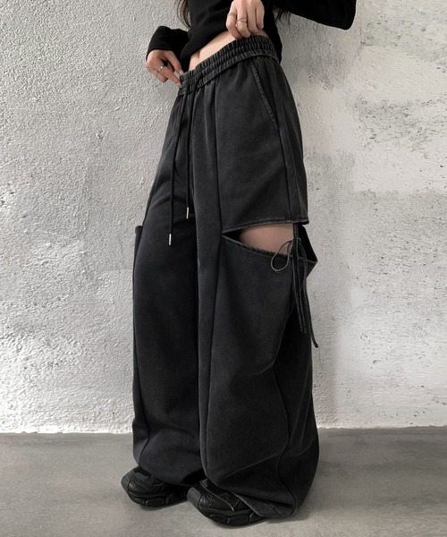 VEILA(ヴェイラ)の「サイドカットアウトリボン ワイドスウェットパンツ(その他パンツ・レディース・ブラック/グレー・フリー)」の11枚目の写真