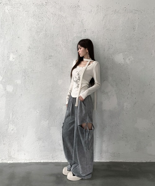 VEILA(ヴェイラ)の「サイドカットアウトリボン ワイドスウェットパンツ(その他パンツ・レディース・ブラック/グレー・フリー)」の8枚目の写真