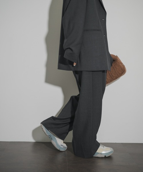 THE GOODLAND MARKET（ザグッドランドマーケット）の「cwtch　2TUCK WOOL SLACKS（その他パンツ・レディース・グレー/チャコールグレー・1/2）」の5枚目の写真