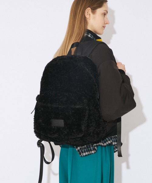 beautiful people(ビューティフルピープル)の「pertex & boa reversible backpack(バックパック/リュック・レディース・ボルドー/ブラック・FREE)」の4枚目の写真