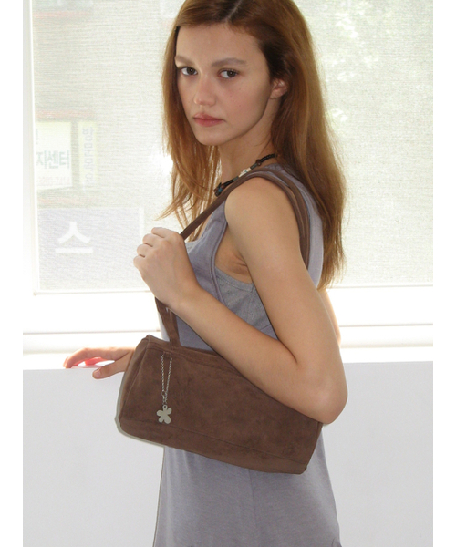 MOLMANON(モルマノン)の「POSY BAG - BROWN(ショルダーバッグ・レディース・その他・FREE)」の2枚目の写真