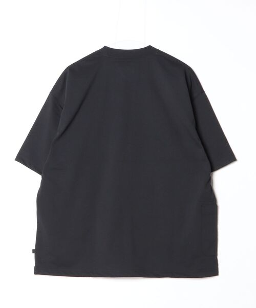DAIWA PIER39（ダイワピア39）の「DAIWA PIER39 / ダイワ ピアサーティナイン：TECH SIDE POCKET S/S TEE：BE-32026[PIE]（Tシャツ/カットソー・メンズ・ブラック・M/L）」の2枚目の写真