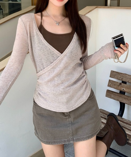 FLINEA(フリネア)の「キャミソール&VネッククロスTシャツセットアップ(セットアップ・レディース・ベージュ・FREE)」の2枚目の写真