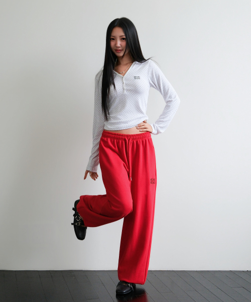 muahmuah（ムーアムーア）の「パッチポケットワイドバンディングパンツ[レッド]（スウェットパンツ・レディース・その他・FREE）」の4枚目の写真