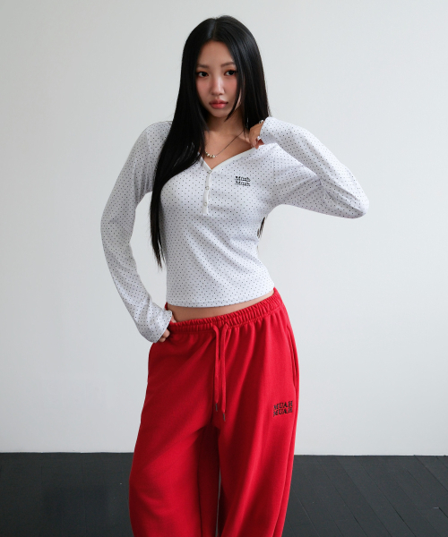 muahmuah（ムーアムーア）の「パッチポケットワイドバンディングパンツ[レッド]（スウェットパンツ・レディース・その他・FREE）」の8枚目の写真