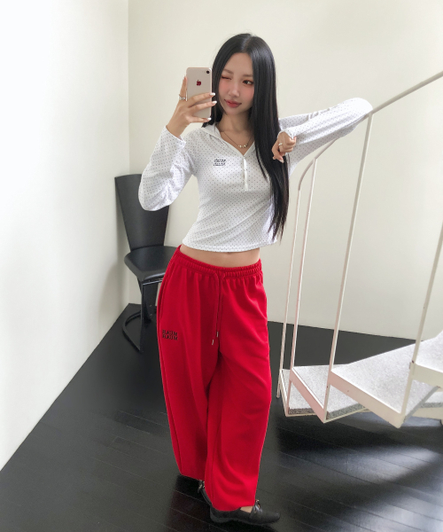 muahmuah（ムーアムーア）の「パッチポケットワイドバンディングパンツ[レッド]（スウェットパンツ・レディース・その他・FREE）」の10枚目の写真