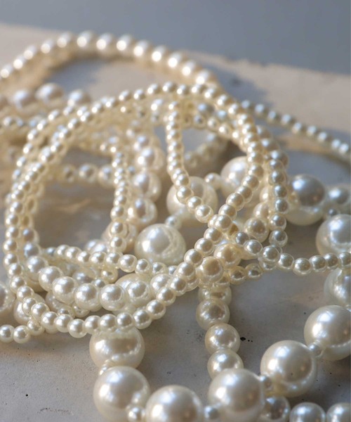 antiqua（アンティカ）の「10連パールブレスレット（ブレスレット・レディース・ホワイト・FREE）」の3枚目の写真