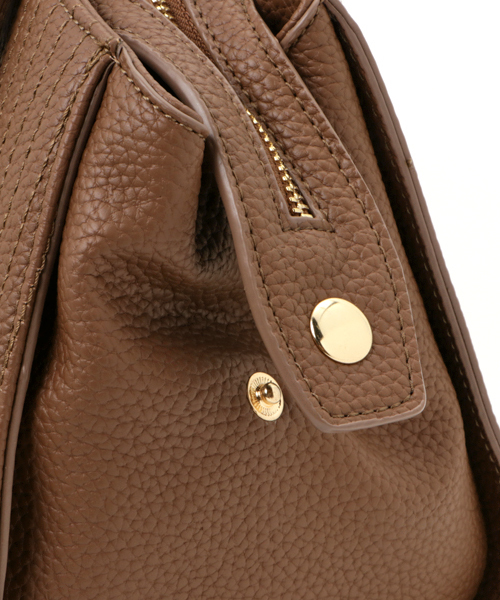 PLAIN CLOTHING（プレーンクロージング）の「ストライプキルティングハンドバッグ【PLAIN CLOTHING】（ハンドバッグ・レディース・ブラック/カーキ/レッド/キャメル/ネイビー/ダークグレー・FREE）」の10枚目の写真