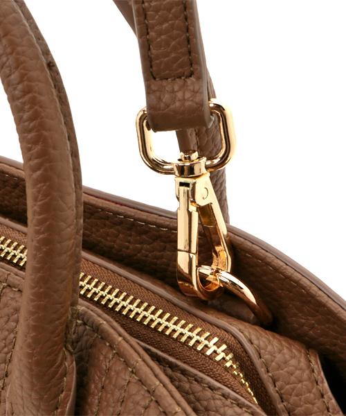 PLAIN CLOTHING（プレーンクロージング）の「ストライプキルティングハンドバッグ【PLAIN CLOTHING】（ハンドバッグ・レディース・ブラック/カーキ/レッド/キャメル/ネイビー/ダークグレー・FREE）」の11枚目の写真