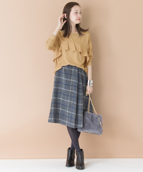 URBAN RESEARCH（アーバンリサーチ）の「UR 2WAYストレッチフリルブラウス（シャツ/ブラウス・レディース・オフホワイト/ネイビー/キャメル・FREE）」の6枚目の写真