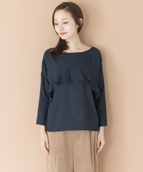 URBAN RESEARCH（アーバンリサーチ）の「UR 2WAYストレッチフリルブラウス（シャツ/ブラウス・レディース・オフホワイト/ネイビー/キャメル・FREE）」の19枚目の写真