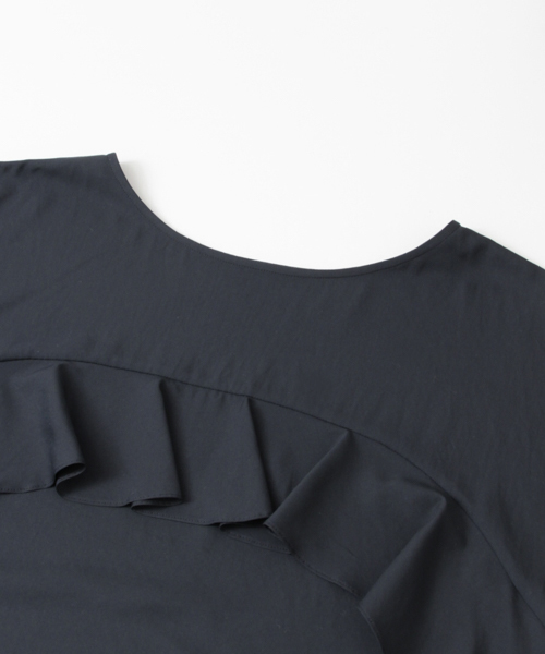 URBAN RESEARCH（アーバンリサーチ）の「UR 2WAYストレッチフリルブラウス（シャツ/ブラウス・レディース・オフホワイト/ネイビー/キャメル・FREE）」の13枚目の写真