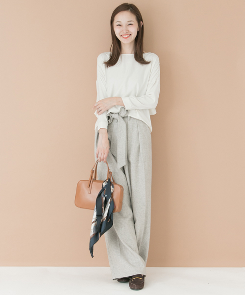 URBAN RESEARCH（アーバンリサーチ）の「UR 2WAYストレッチフリルブラウス（シャツ/ブラウス・レディース・オフホワイト/ネイビー/キャメル・FREE）」の20枚目の写真