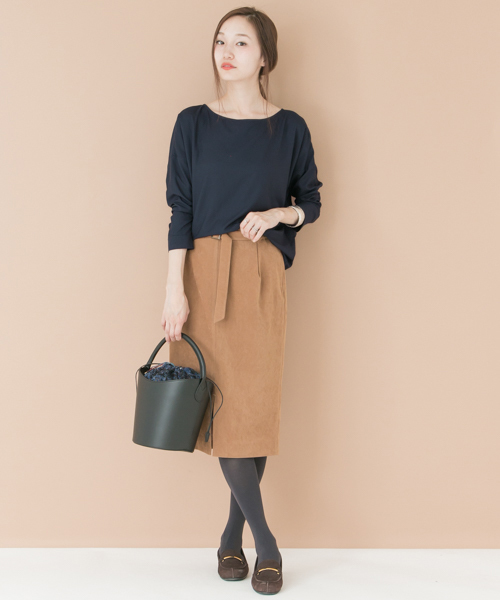 URBAN RESEARCH（アーバンリサーチ）の「UR 2WAYストレッチフリルブラウス（シャツ/ブラウス・レディース・オフホワイト/ネイビー/キャメル・FREE）」の21枚目の写真