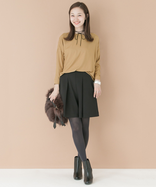 URBAN RESEARCH（アーバンリサーチ）の「UR 2WAYストレッチフリルブラウス（シャツ/ブラウス・レディース・オフホワイト/ネイビー/キャメル・FREE）」の22枚目の写真