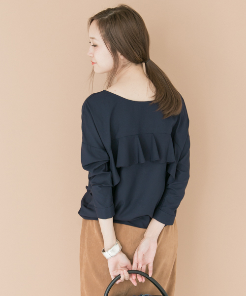 URBAN RESEARCH（アーバンリサーチ）の「UR 2WAYストレッチフリルブラウス（シャツ/ブラウス・レディース・オフホワイト/ネイビー/キャメル・FREE）」の15枚目の写真