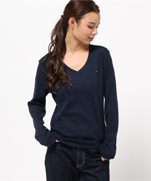TOMMY HILFIGER(トミーヒルフィガー)の「ベーシックVネックロングスリーブカットソー(Tシャツ/カットソー・レディース・ネイビー/ブラック/ホワイト/グレー・MEDIUM/SMALL/LARGE)」の4枚目の写真