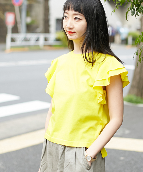 AMERICAN RAG CIE(アメリカンラグシー)の「AMERICAN RAG CIE フリルスリーブカットソー(Tシャツ/カットソー・レディース・ホワイト/パープル/イエロー/チャコールグレー・FREE)」の4枚目の写真