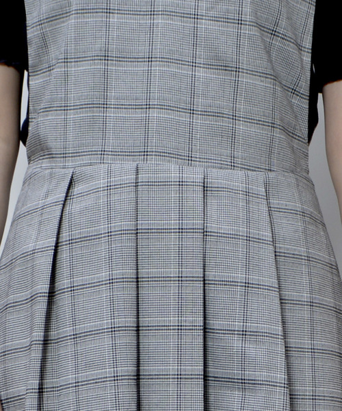 archives（アルシーヴ）の「【WEB限定色追加♪】タックジャンパースカート（ジャンパースカート・レディース・ブラック/ネイビー/ベージュ/オフホワイト/グレー・MEDIUM）」の10枚目の写真