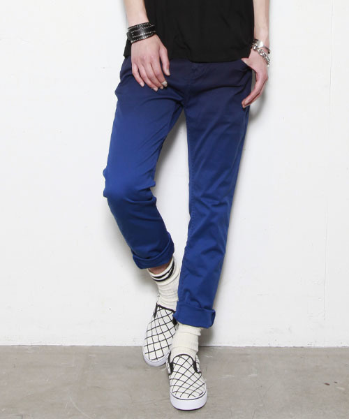 DIET BUTCHER(ダイエットブッチャー)の「DIET BUTCHER SLIM SKIN ×MIDWEST 【別注】ルーズフィットグラデーションチノパンツ(チノパンツ・メンズ・ベージュ/ネイビー/ホワイト・1/2/3)」の3枚目の写真