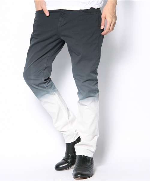 DIET BUTCHER(ダイエットブッチャー)の「DIET BUTCHER SLIM SKIN ×MIDWEST 【別注】ルーズフィットグラデーションチノパンツ(チノパンツ・メンズ・ベージュ/ネイビー/ホワイト・1/2/3)」の4枚目の写真