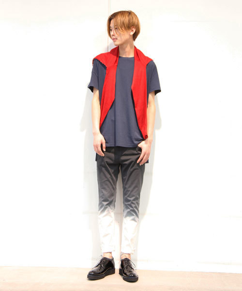 DIET BUTCHER(ダイエットブッチャー)の「DIET BUTCHER SLIM SKIN ×MIDWEST 【別注】ルーズフィットグラデーションチノパンツ(チノパンツ・メンズ・ベージュ/ネイビー/ホワイト・1/2/3)」の5枚目の写真