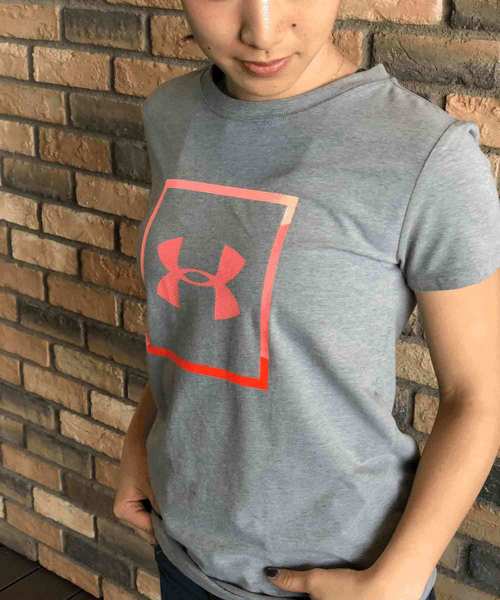 UNDER ARMOUR(アンダーアーマー)の「レディース ライフスタイル半袖Tシャツ / スポーツスタイルボックスロゴクルー(Tシャツ/カットソー・レディース・ホワイト/グレー・XL/L/M/S)」の14枚目の写真